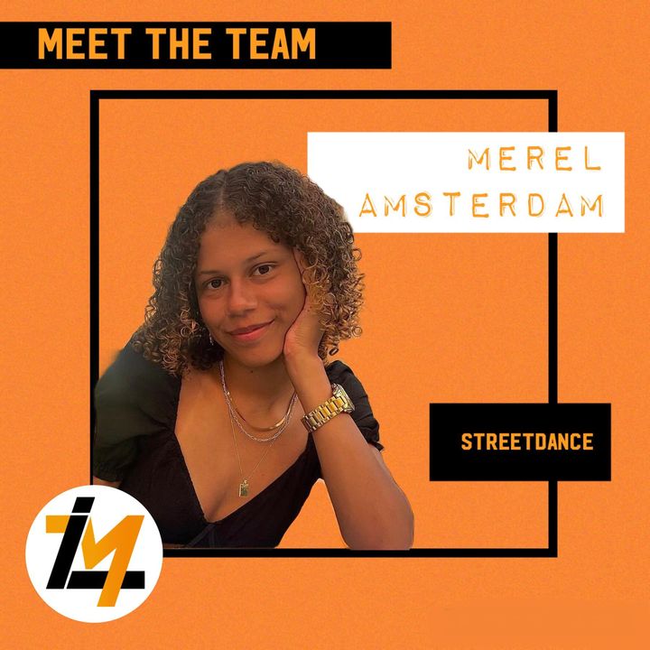 🧡MEET THE TEAM!🧡“Vroeger, toen ik een jaar of 10 was, keek ik met grote ogen naar mijn dansjuf. Vanaf dat moment was het voor mij duidelijk wat ik later wilde worden! Al vanaf mijn 14e sta ik als docent voor verschillende dansgroepen en dit doe ik nog altijd met enorm veel plezier. Nadat ik de dansopleiding aan het Albeda College in Rotterdam succesvol had afgerond ben ik meteen fulltime gaan lesgeven.In mijn lessen staat plezier voorop. Ik vind het belangrijk dat mijn leerlingen met een goed gevoel en nieuwe informatie de les uit gaan. Het leukste aan lesgeven vind ik dat je na elk dansseizoen bij elke danser persoonlijke groei ziet!”