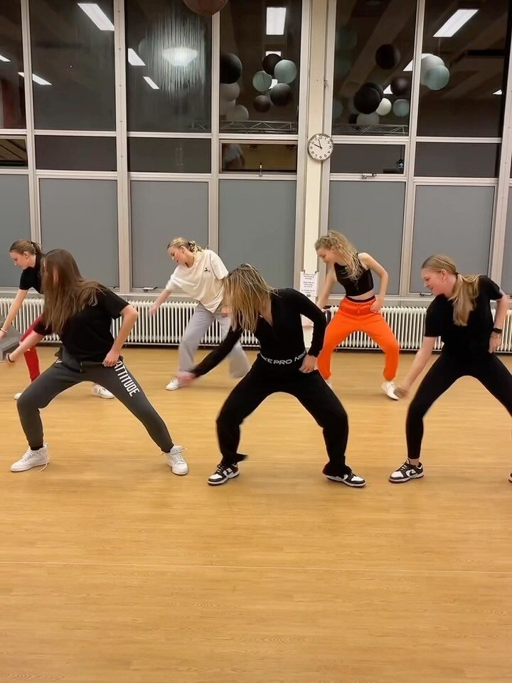 Weet jij nog een leuke tiktok? Tag i-Movement in die tiktok en misschien gaan we hem wel filmen met jouw groep zoals we hier met een paar meiden van i-Motion hebben gedaan!🧡 #TikTok #iMovement@i_motion_dcim